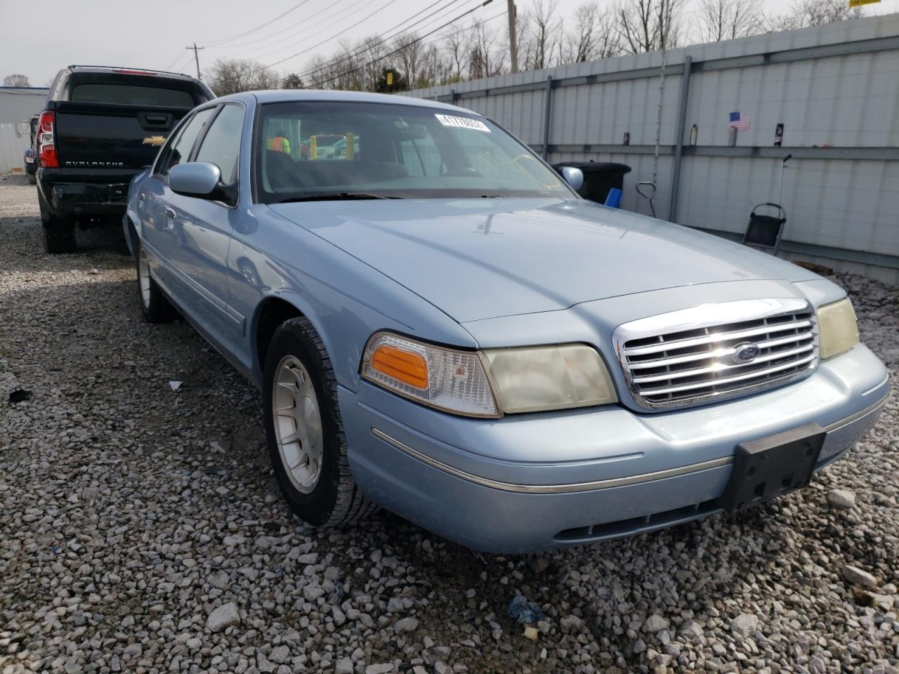 FORD CROWN VICT 1999 with VIN 2FAFP74W2XX196229 - Photo from auction