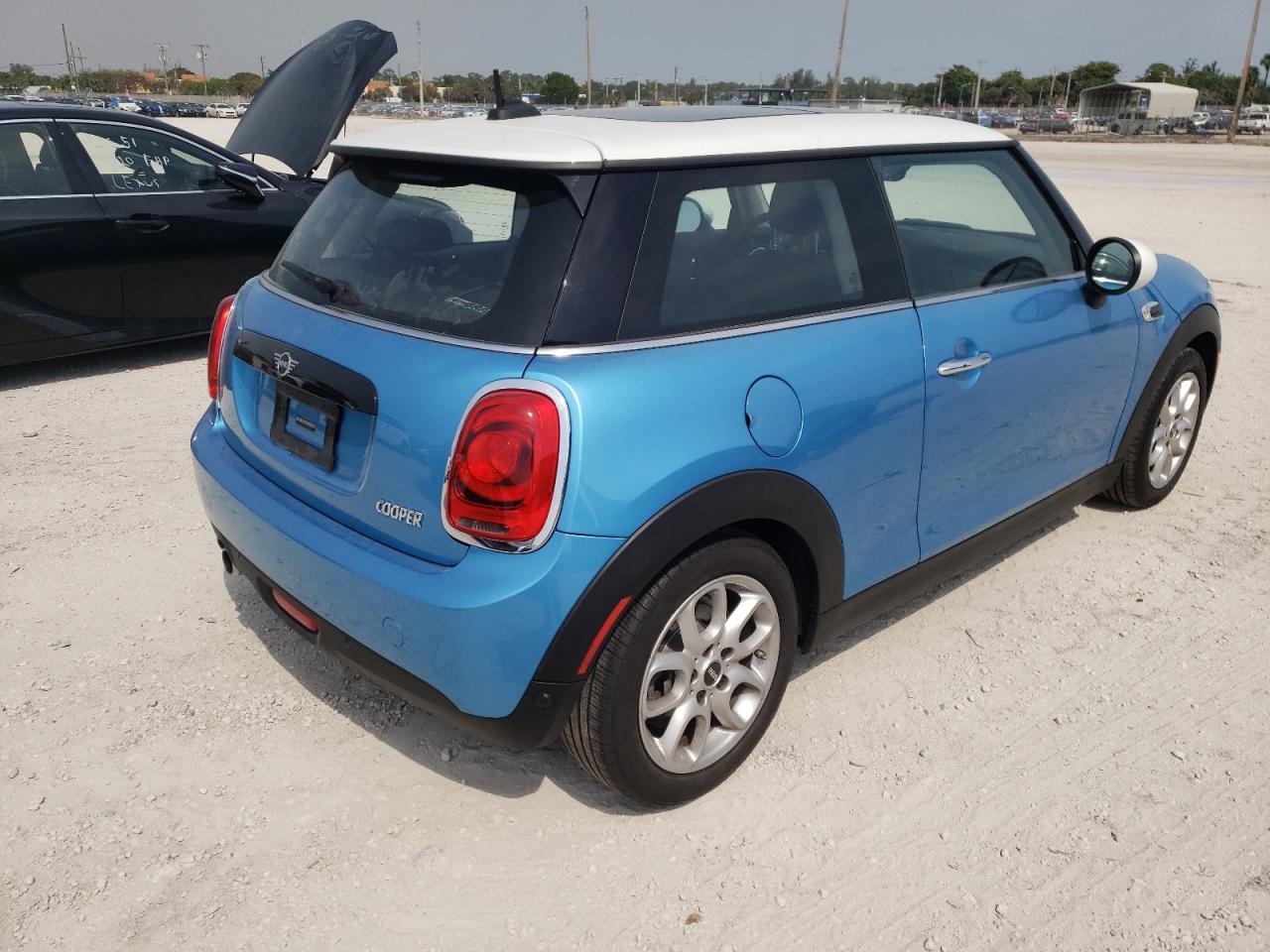 Photo 4 from auction – 2019 MINI COOPER with VIN WMWXP5C51K2H97249