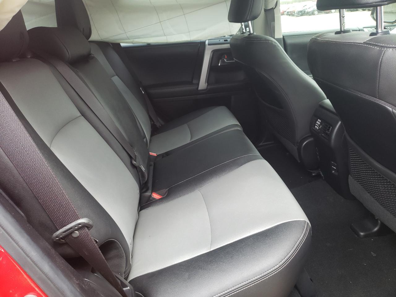 Photo 6 from auction – 2019 TOYOTA 4RUNNER SR with VIN JTEBU5JR2K5674871