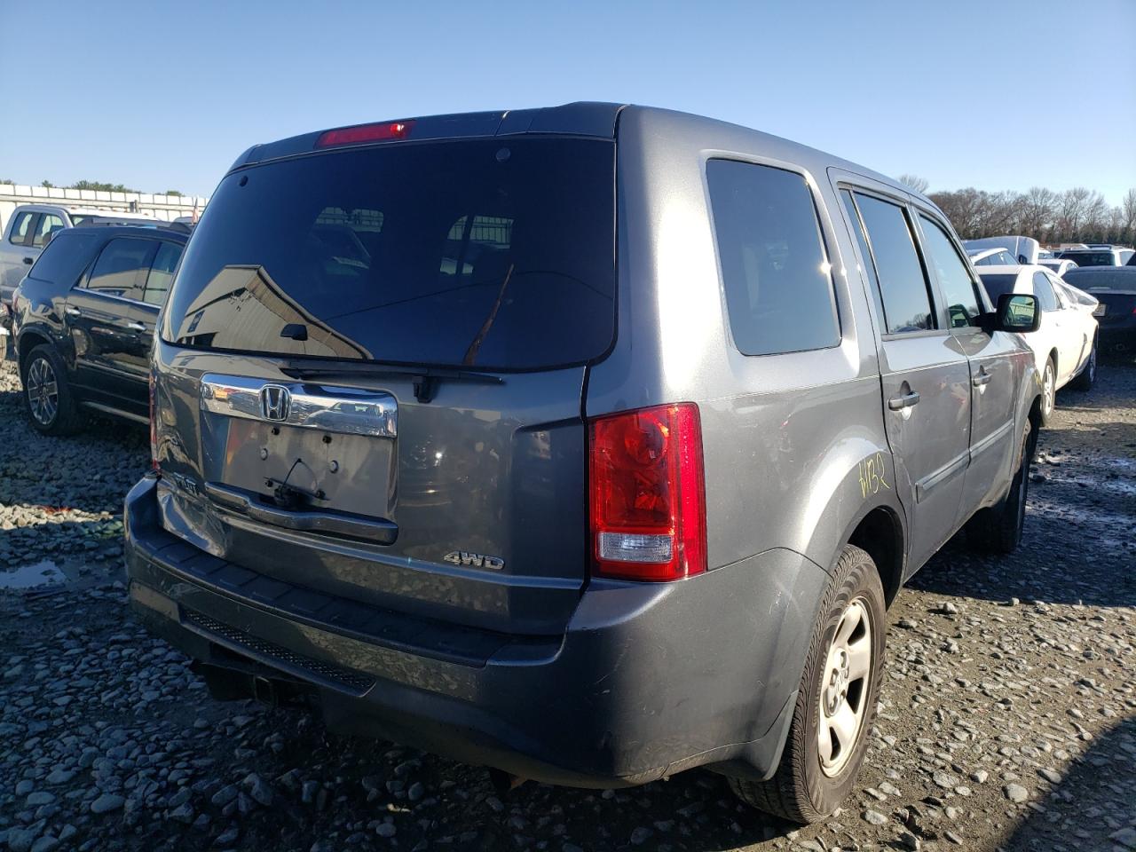 Photo 4 from auction – 2012 HONDA PILOT LX with VIN 5FNYF4H25CB063096