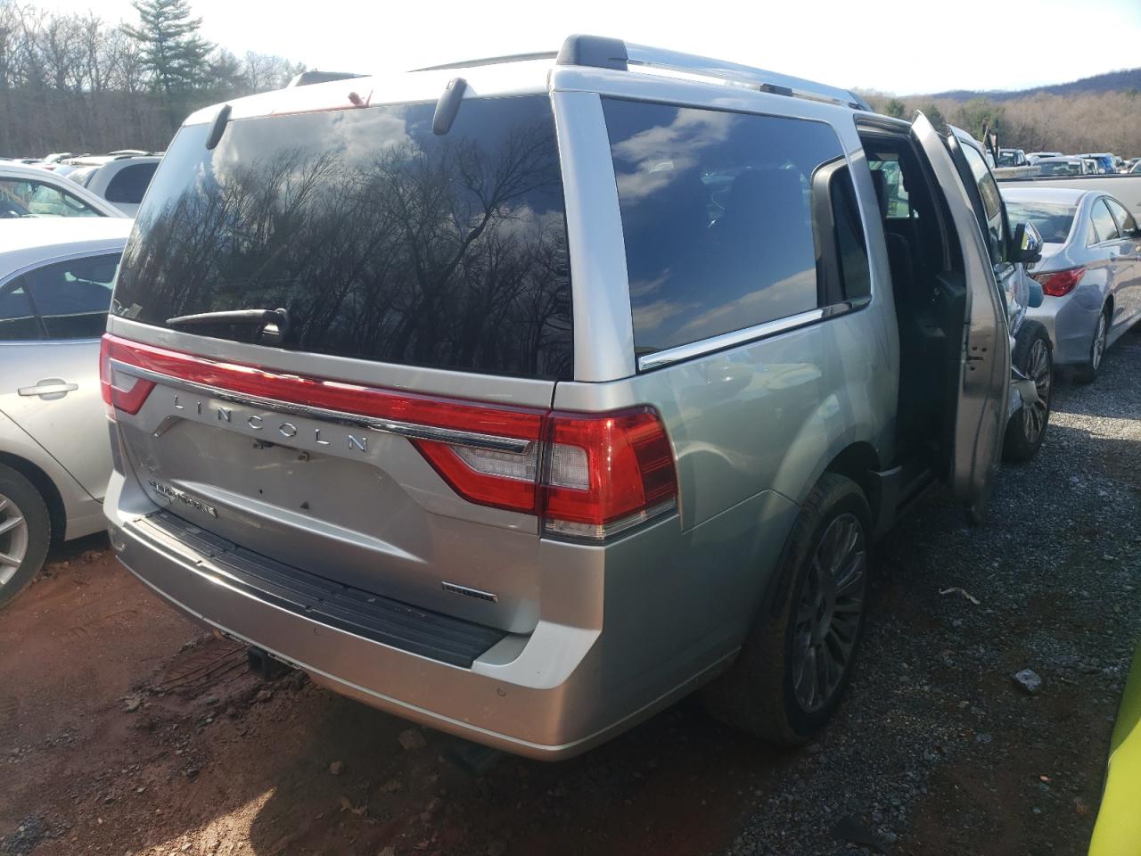Photo 4 from auction – 2016 LINCOLN NAVIGATOR with VIN 5LMJJ3LT7GEL01248