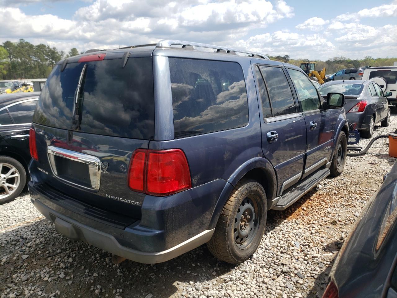 Photo 4 from auction – 2003 LINCOLN NAVIGATOR with VIN 5LMFU28R23LJ10119