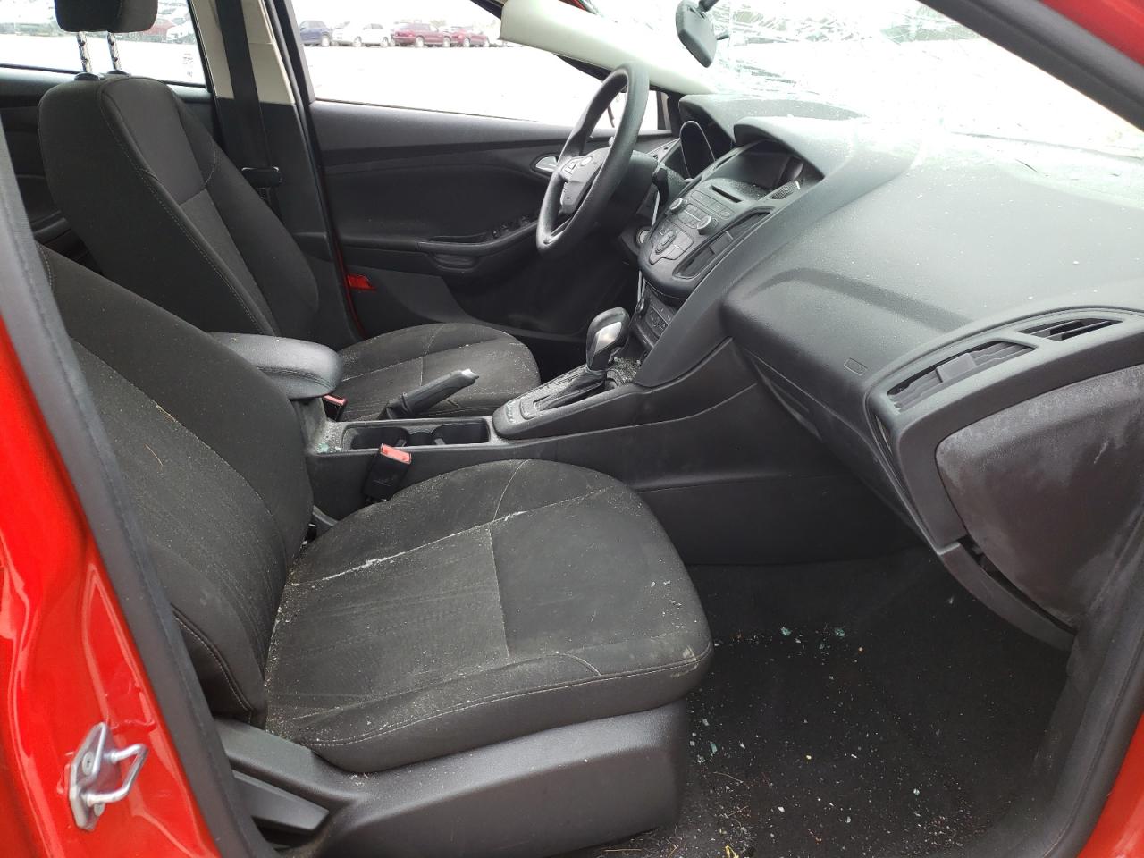Photo 5 from auction – 2017 FORD FOCUS SE with VIN 1FADP3F21HL291048
