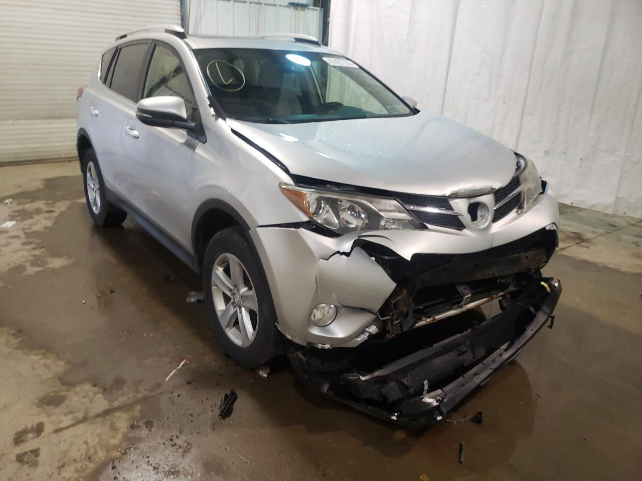TOYOTA RAV4 XLE 2014 with VIN JTMRFREV7EJ006216 - Photo from auction