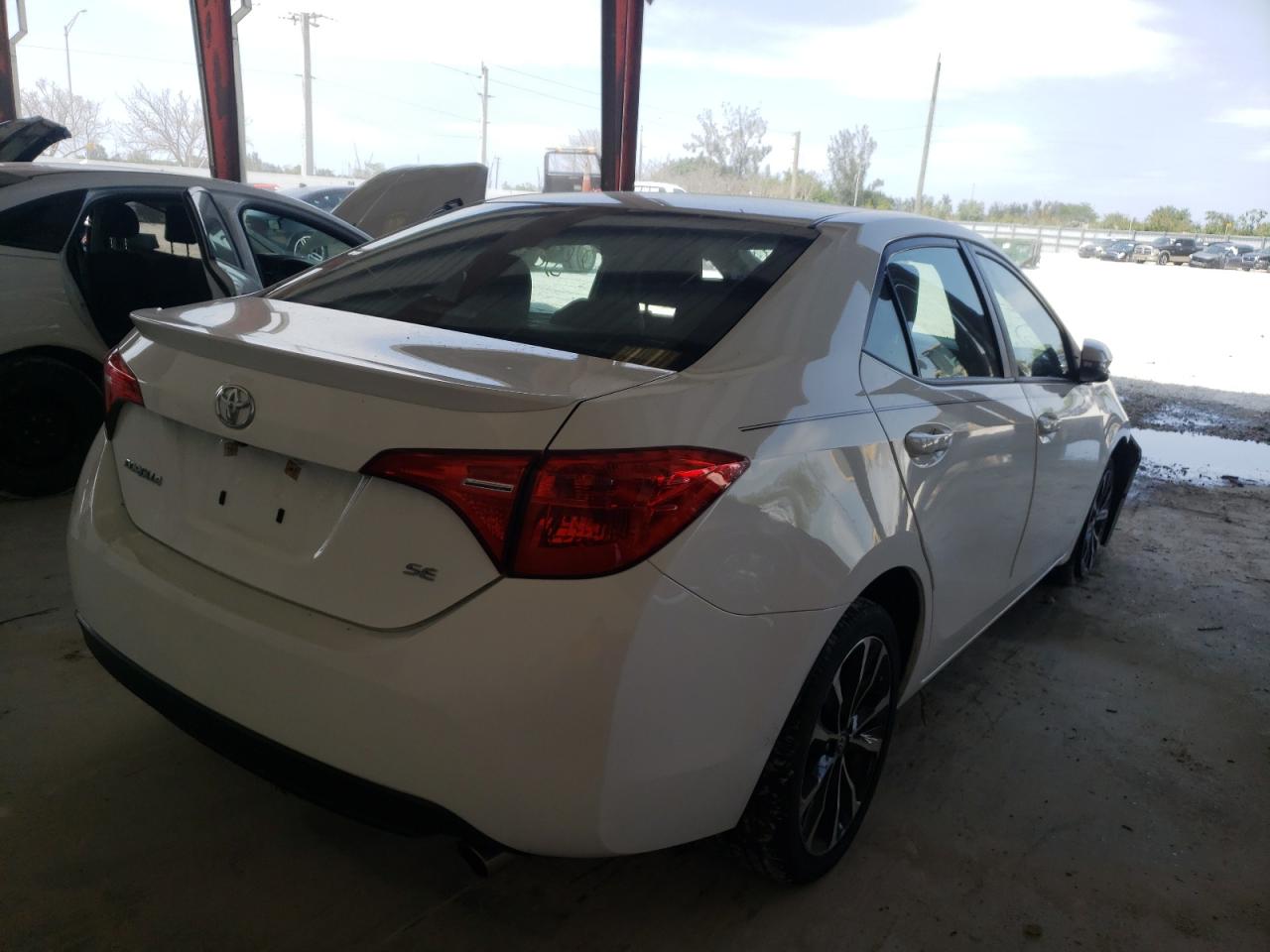 Photo 4 from auction – 2019 TOYOTA COROLLA L with VIN 2T1BURHE6KC221855