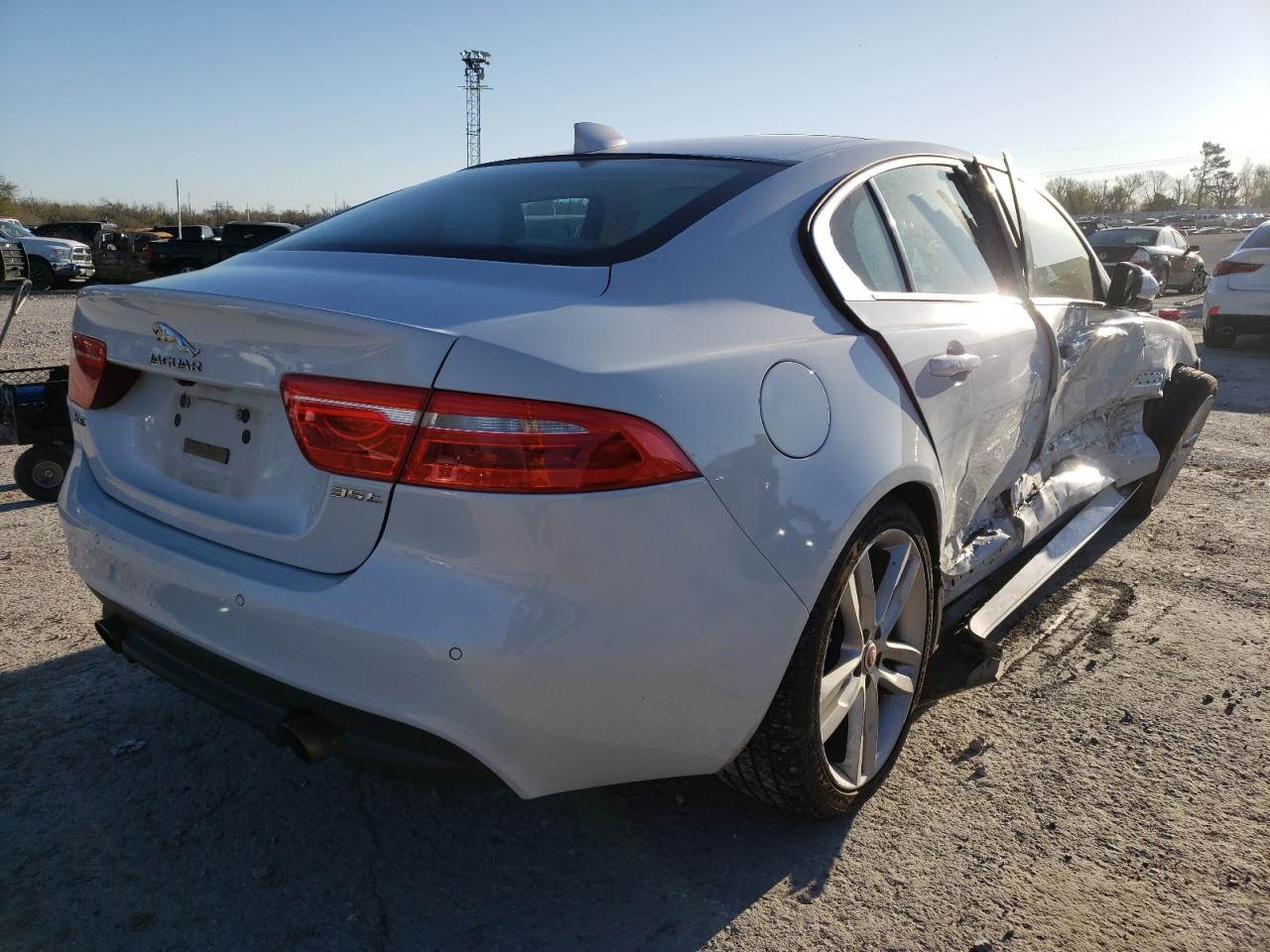 Photo 4 from auction – 2017 JAGUAR XE PRESTIG with VIN SAJAE4BV6HA961330