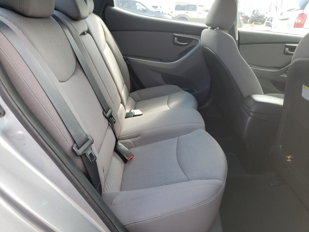 Photo 6 from auction – 2016 HYUNDAI ELANTRA SE with VIN 5NPDH4AE1GH749236
