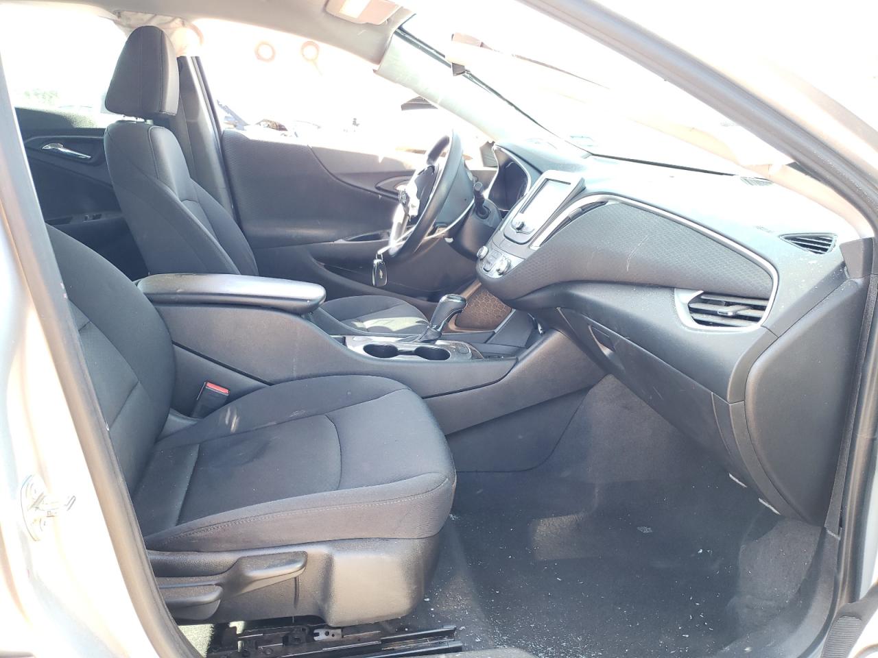 Photo 5 from auction – 2016 CHEVROLET MALIBU LS with VIN 1G1ZB5ST6GF252681