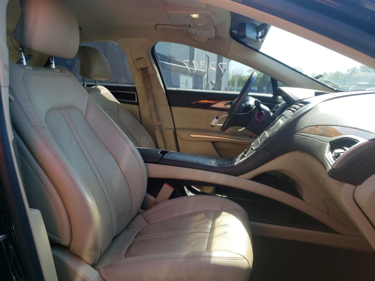 Photo 5 from auction – 2014 LINCOLN MKZ with VIN 3LN6L2GK1ER823656