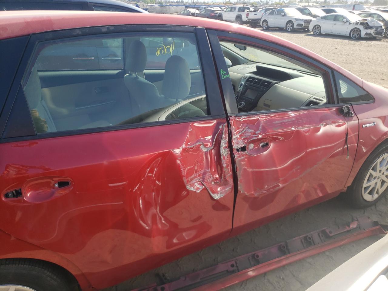 Photo 9 from auction – 2013 TOYOTA PRIUS V with VIN JTDZN3EU8D3221100