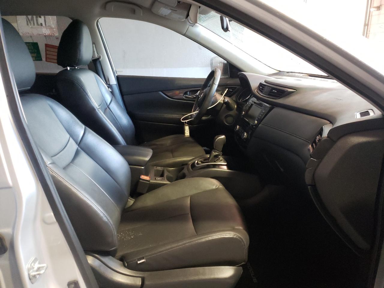 Photo 5 from auction – 2018 NISSAN ROGUE S with VIN 5N1AT2MT8JC705359