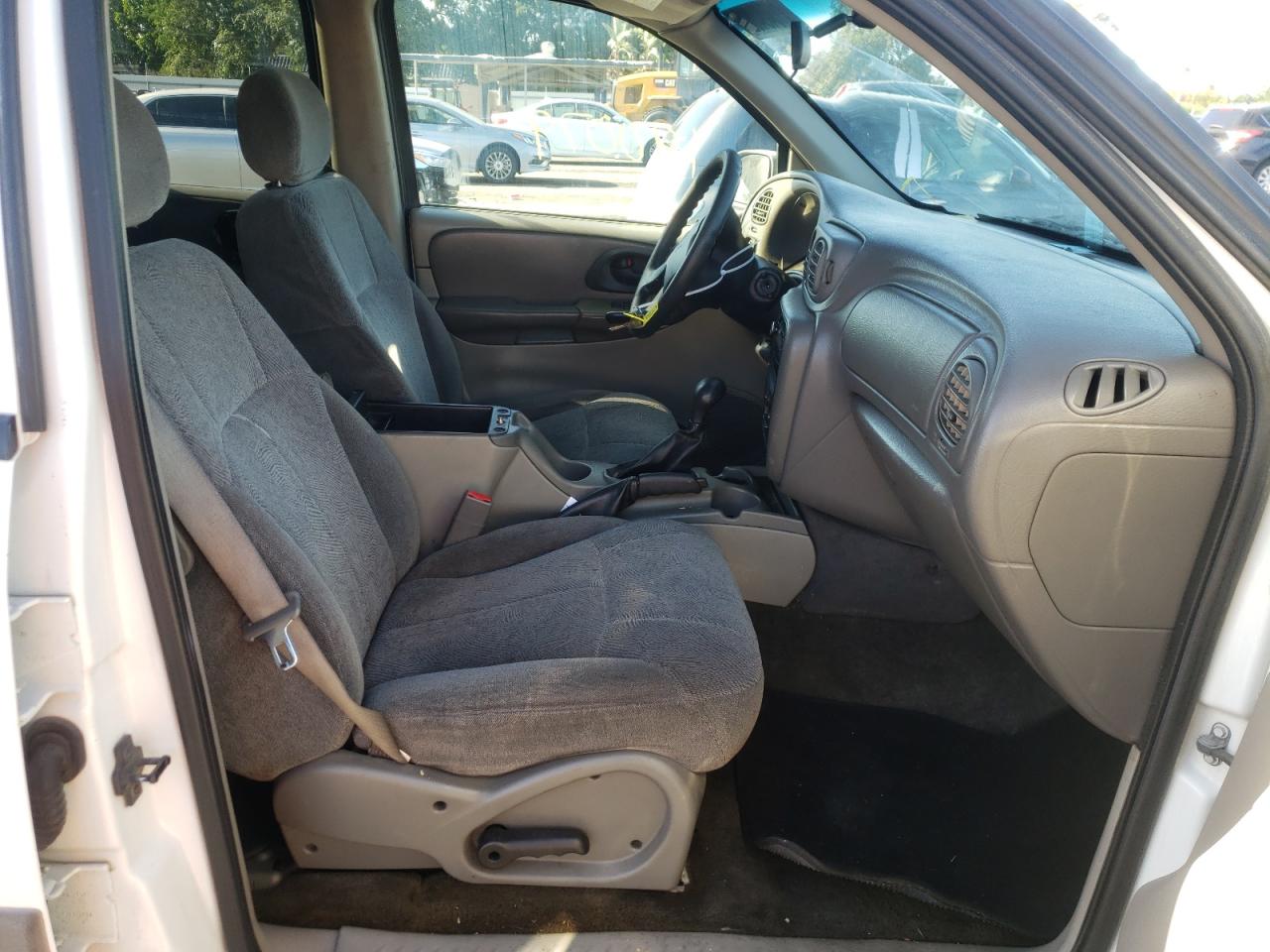 Photo 5 from auction – 2004 CHEVROLET TRAILBLAZE with VIN 1GNDS13S942175220
