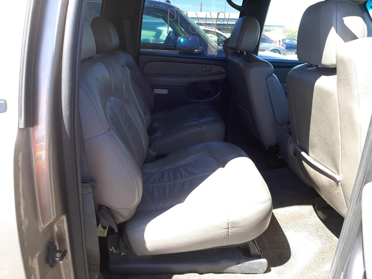 Photo 6 from auction – 2002 CHEVROLET SUBURBAN K with VIN 1GNFK16Z92J196668