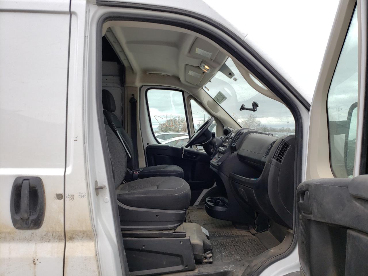 Photo 5 from auction – 2020 RAM PROMASTER with VIN 3C6TRVBG2LE103496