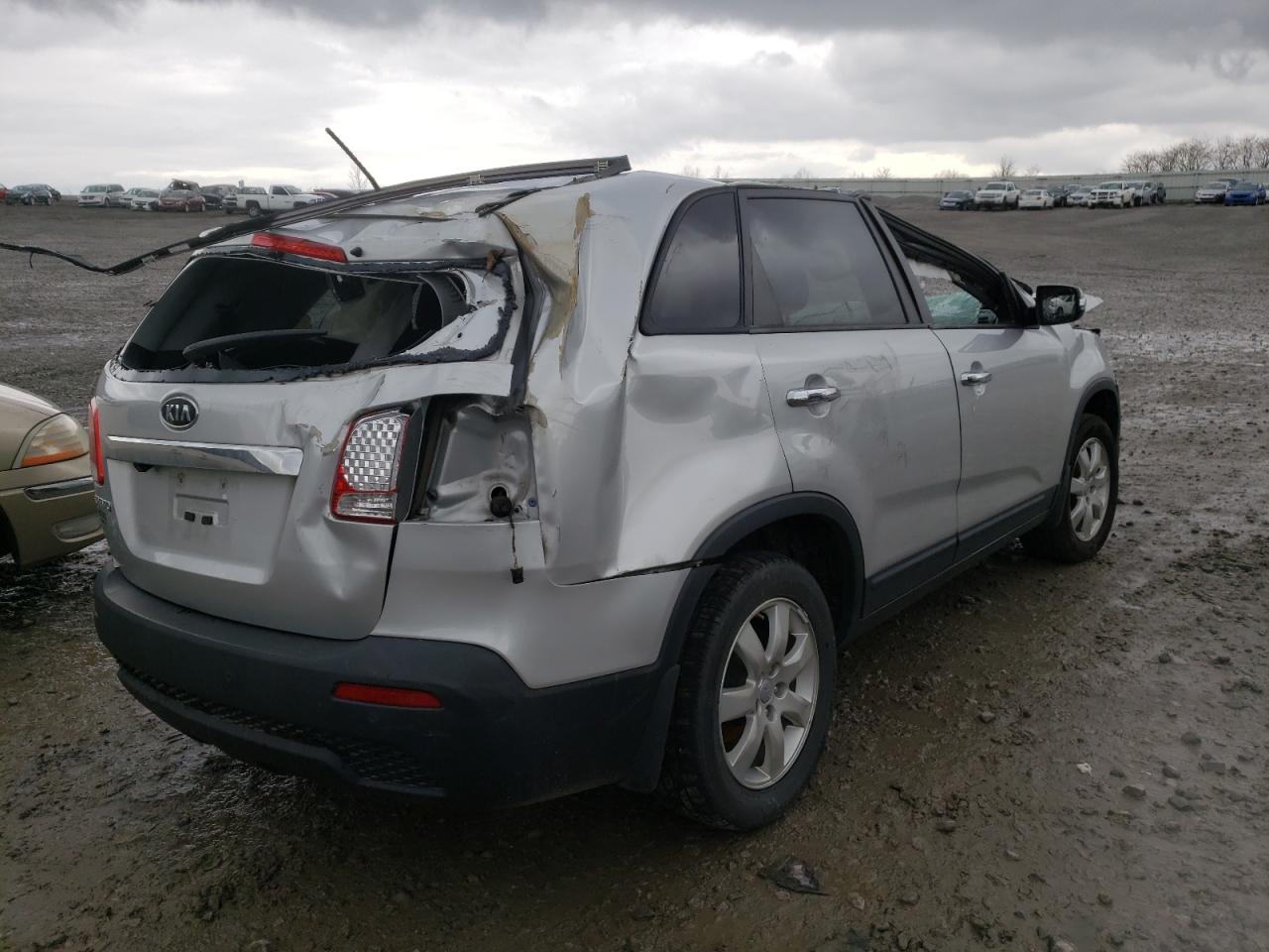 Photo 4 from auction – 2013 KIA SORENTO LX with VIN 5XYKT4A22DG424383