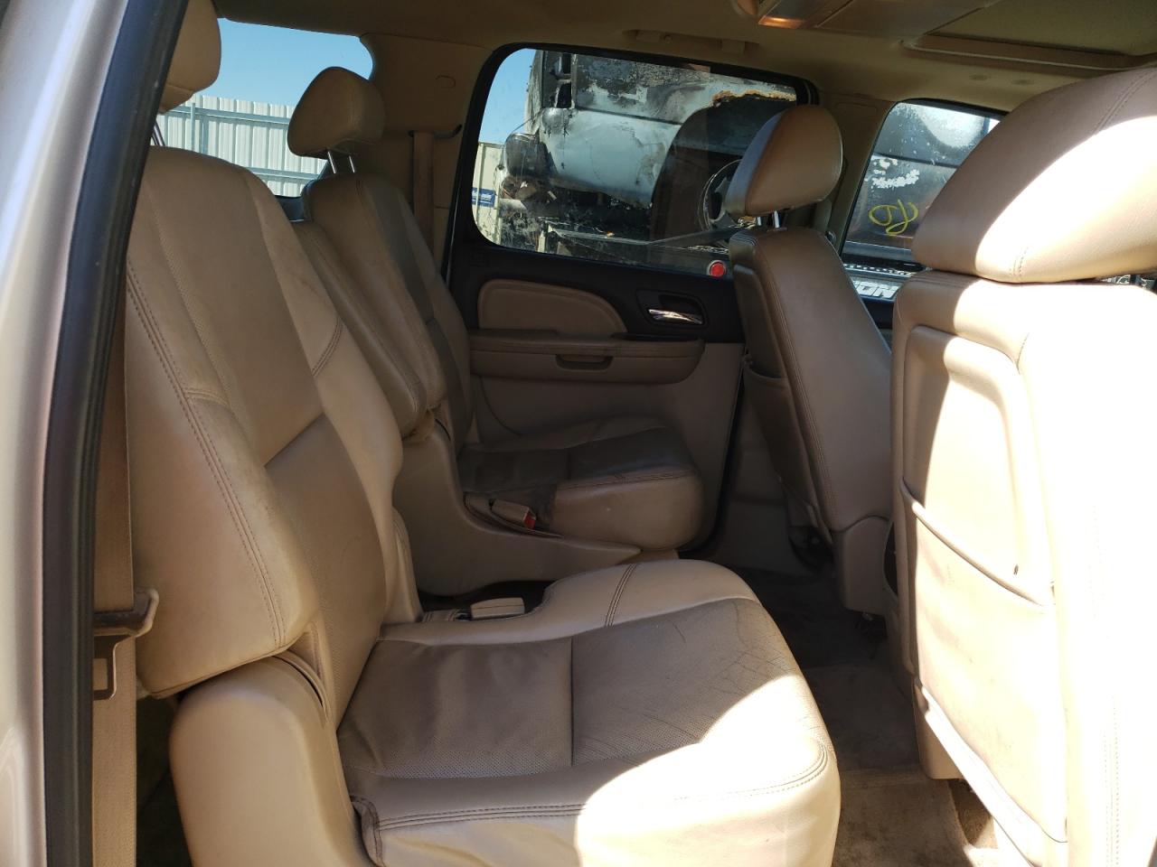 Photo 6 from auction – 2010 GMC YUKON XL D with VIN 1GKUKMEF8AR274404