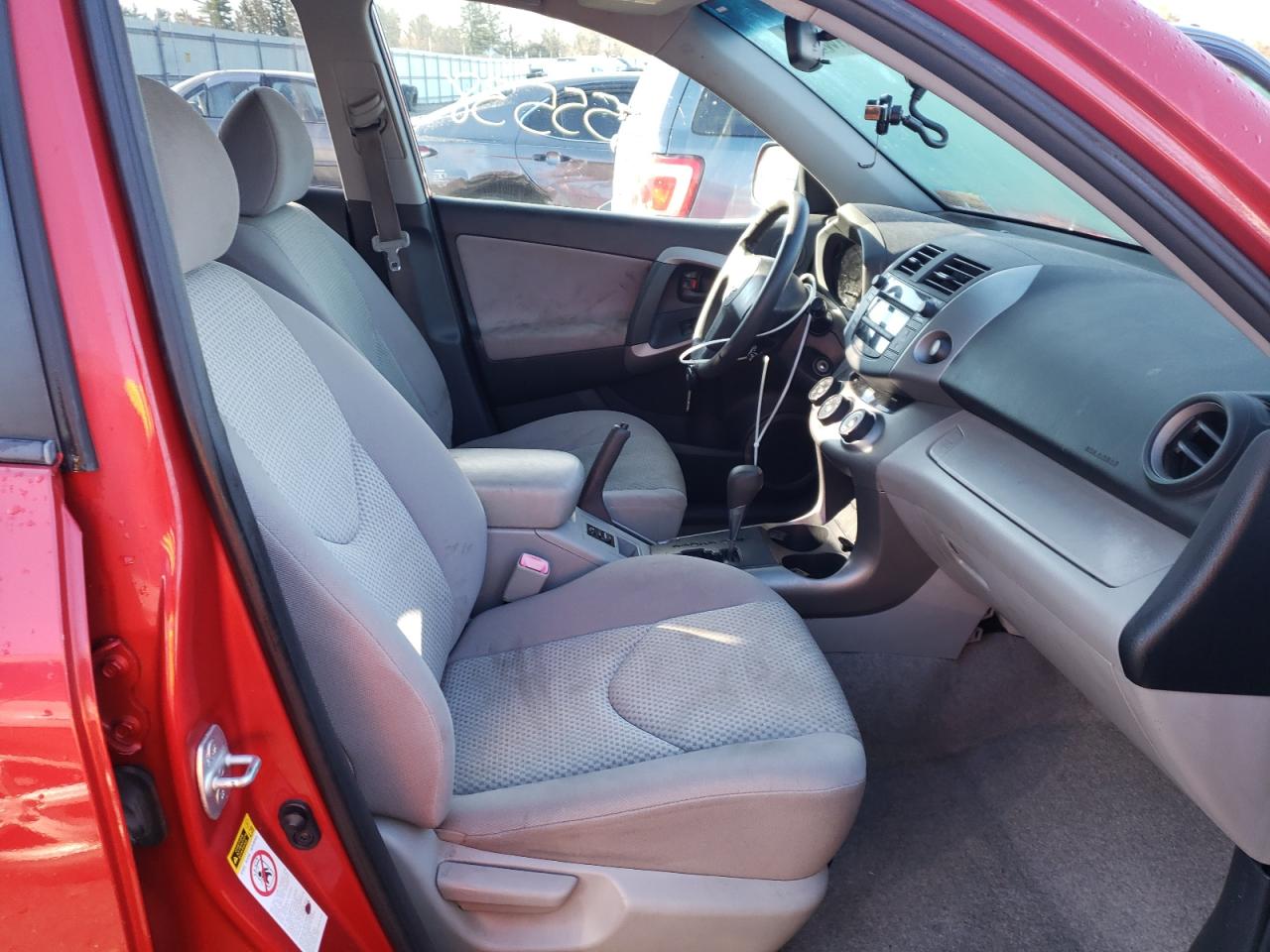 Photo 5 from auction – 2007 TOYOTA RAV4 with VIN JTMBD33V376042742