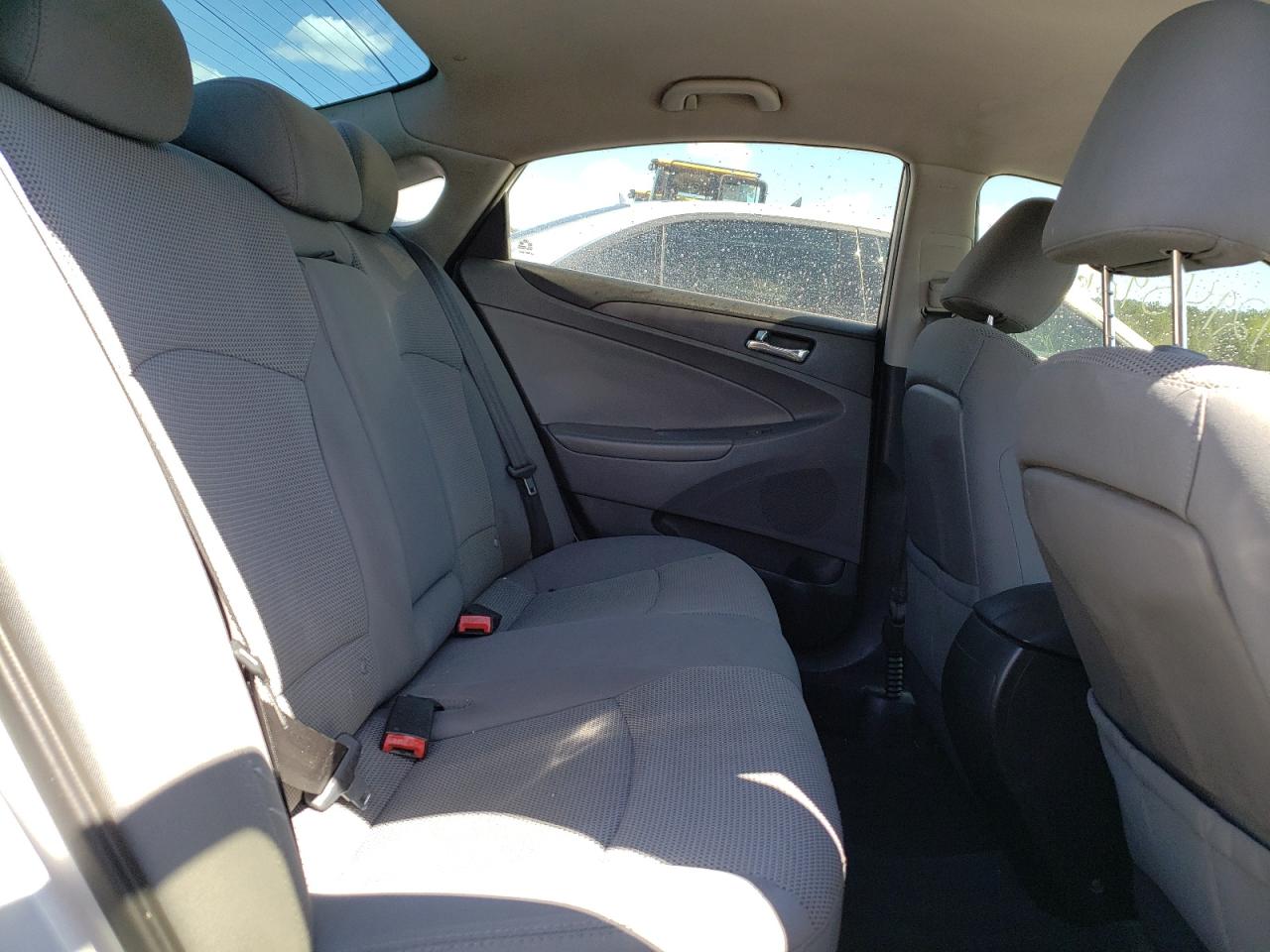 Photo 6 from auction – 2014 HYUNDAI SONATA GLS with VIN 5NPEB4ACXEH843455
