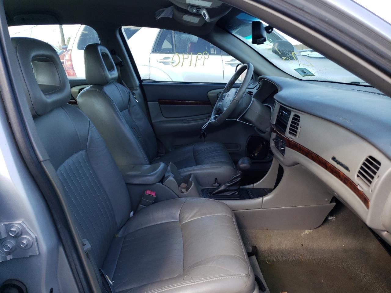 Photo 5 from auction – 2001 CHEVROLET IMPALA with VIN 2G1WH55K619258372