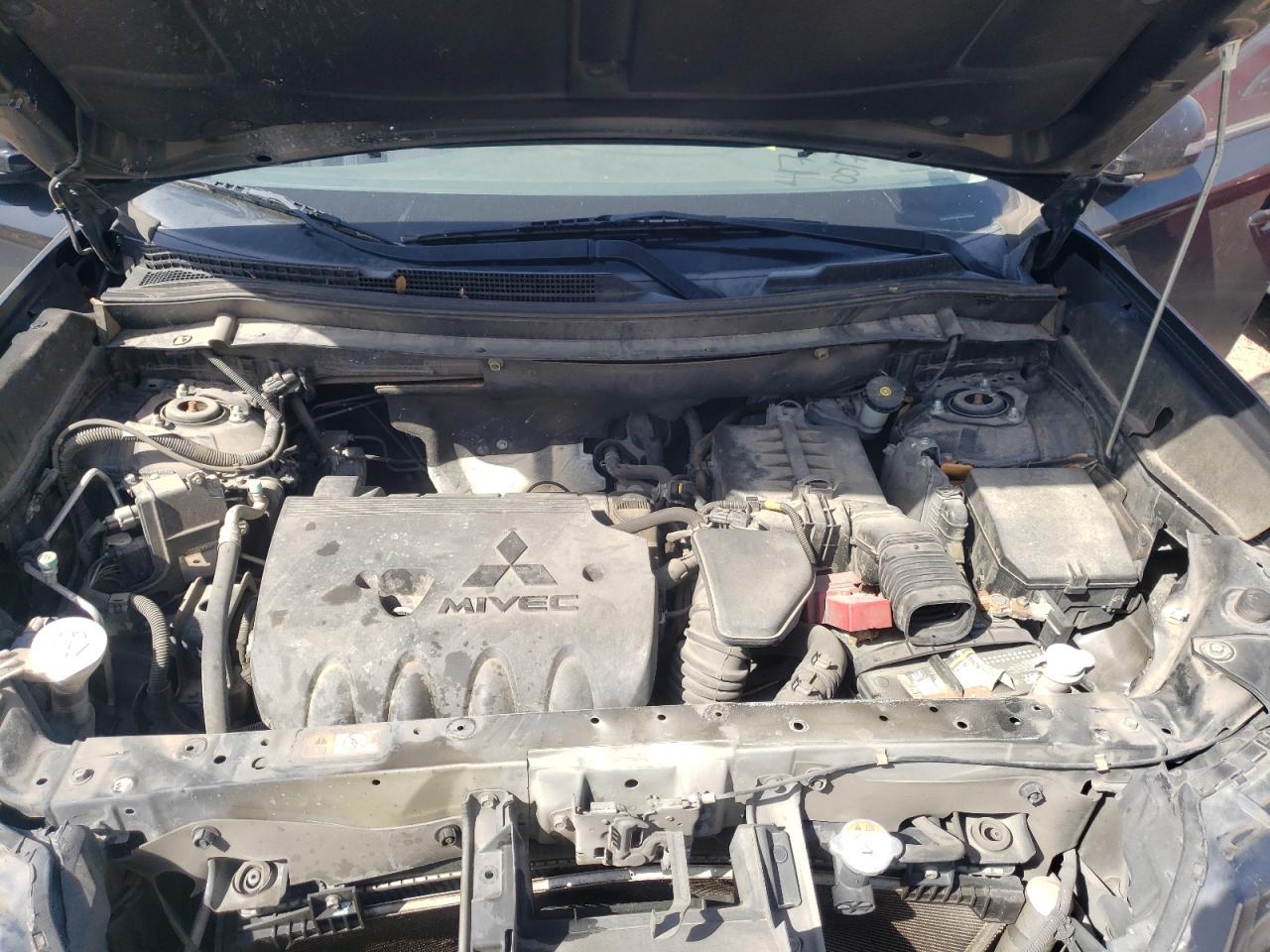 Photo 7 from auction – 2016 MITSUBISHI OUTLANDER with VIN JA4AD3A38GZ001710