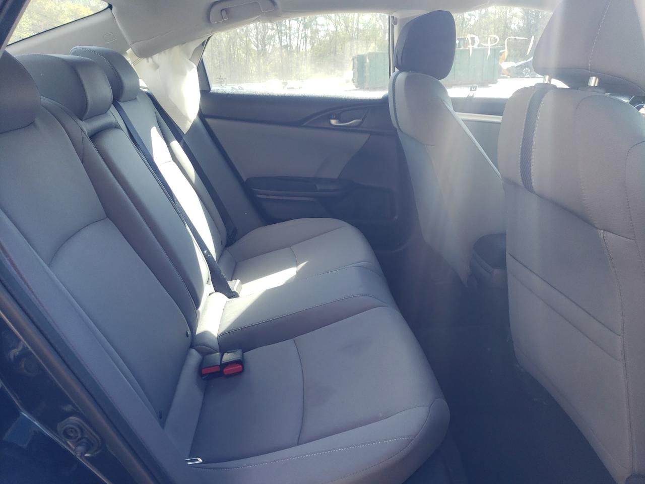 Photo 6 from auction – 2017 HONDA CIVIC EX with VIN 19XFC2F82HE030274