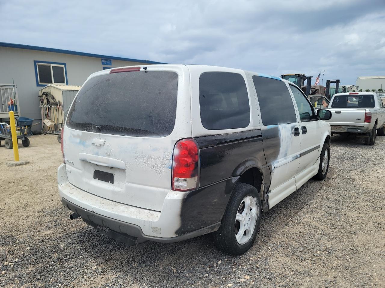 Photo 4 from auction – 2008 CHEVROLET UPLANDER I with VIN 1GBDV13W28D164674