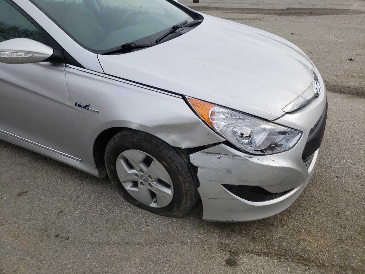Photo 9 from auction – 2012 HYUNDAI SONATA HYB with VIN KMHEC4A42CA030505