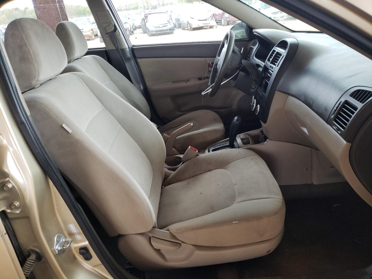 Photo 5 from auction – 2009 KIA SPECTRA EX with VIN KNAFE221295668957
