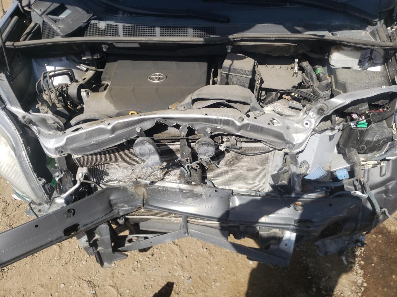 Photo 7 from auction – 2014 TOYOTA SIENNA XLE with VIN 5TDYK3DC2ES441698