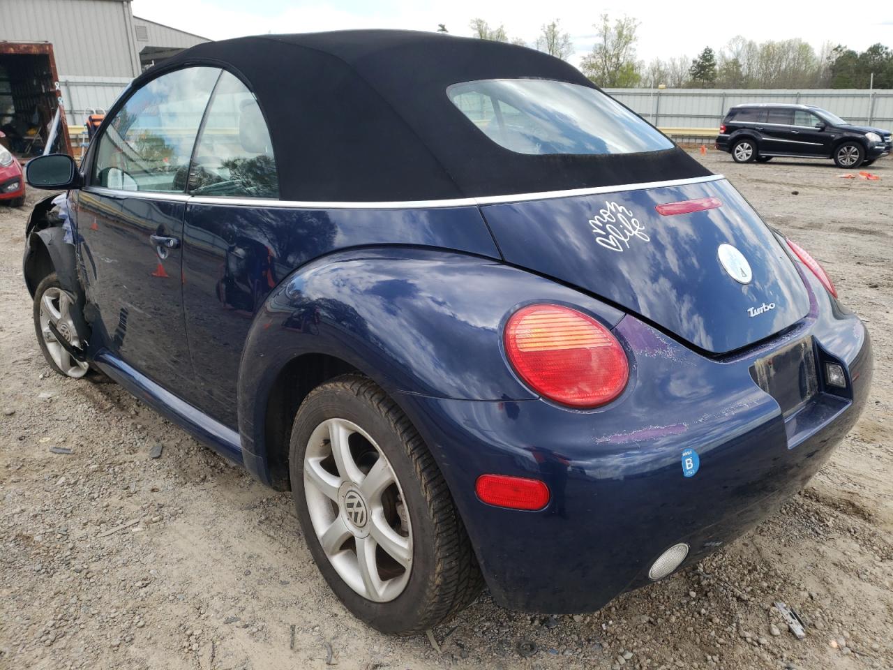 Photo 3 from auction – 2004 VOLKSWAGEN NEW BEETLE with VIN 3VWCD21YX4M307600