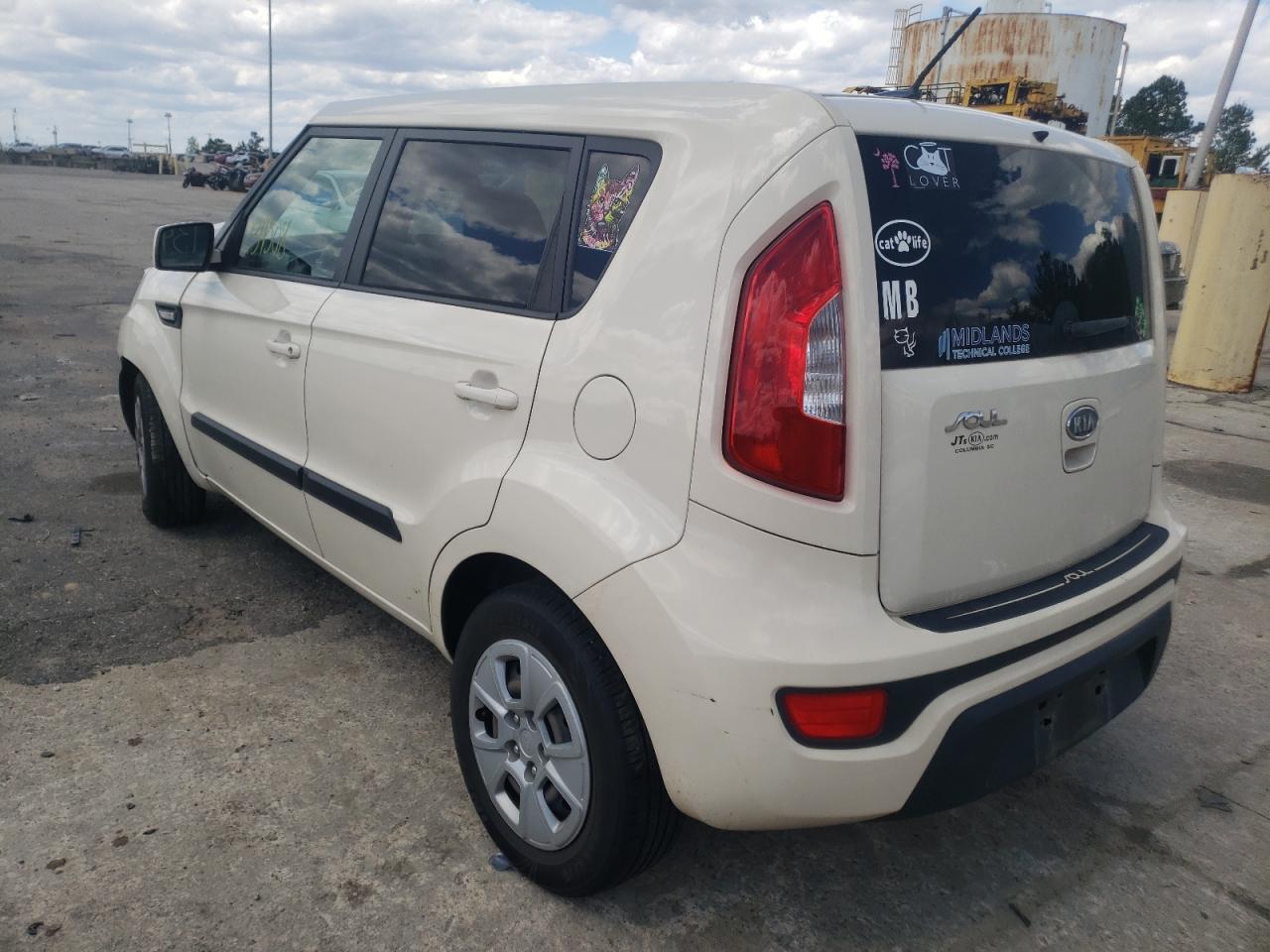 Photo 3 from auction – 2012 KIA SOUL with VIN KNDJT2A52C7421571
