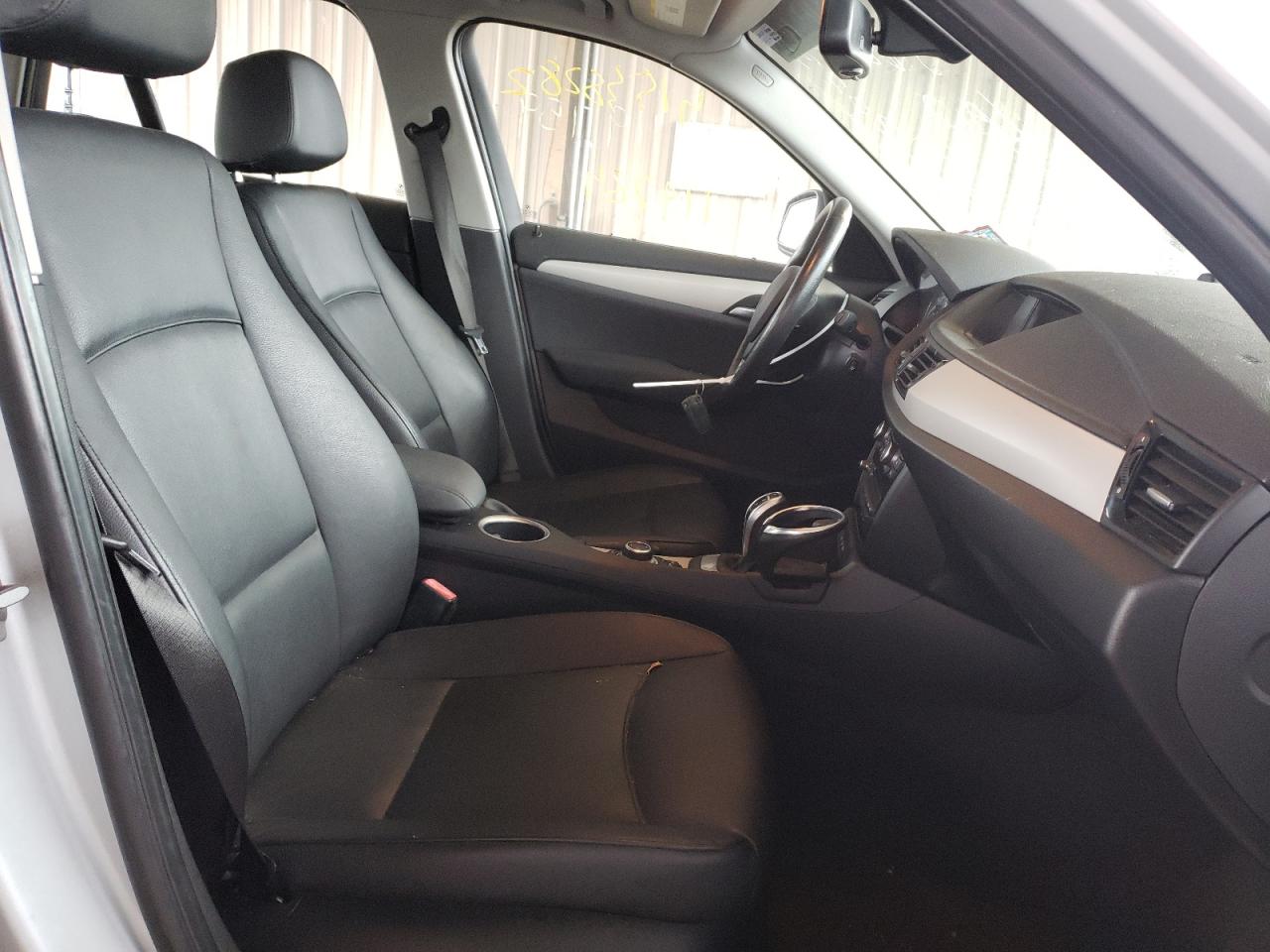 Photo 5 from auction – 2013 BMW X1 XDRIVE2 with VIN WBAVL1C58DVR92355
