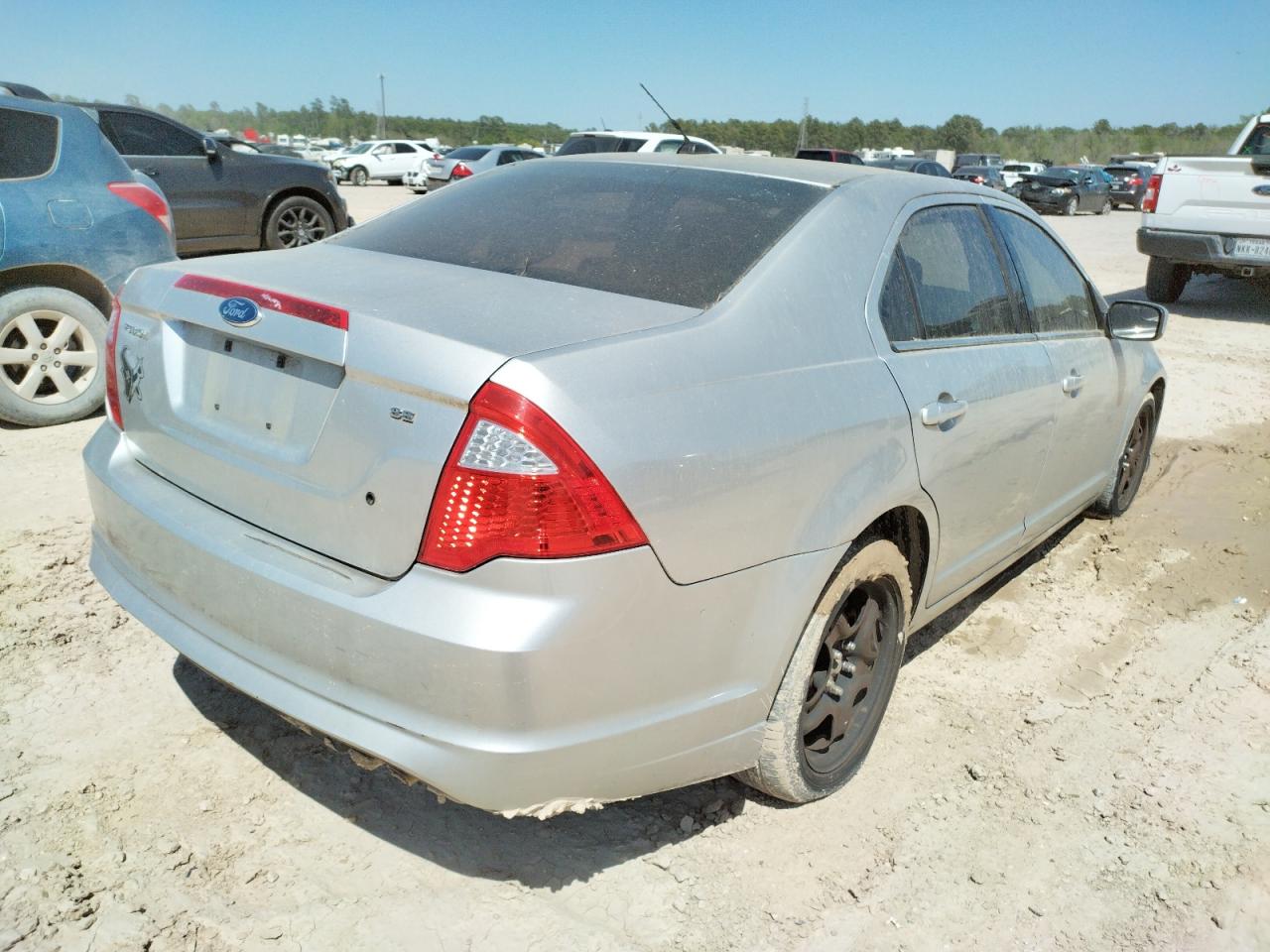 Photo 4 from auction – 2011 FORD FUSION SE with VIN 3FAHP0HAXBR256201