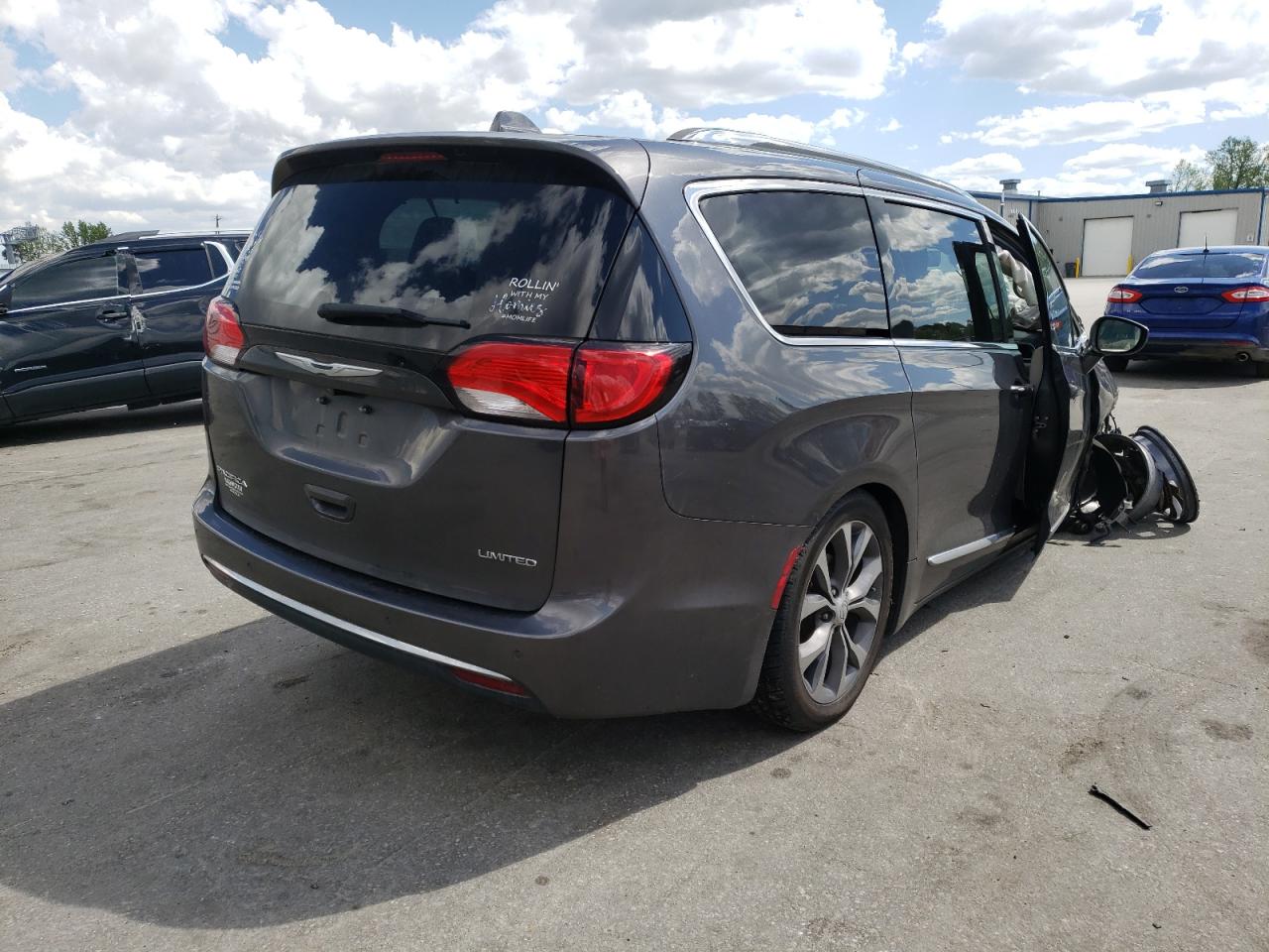 Photo 4 from auction – 2017 CHRYSLER PACIFICA with VIN 2C4RC1GG7HR822092