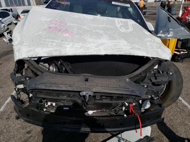 Photo 7 from auction – 2017 TESLA MODEL X with VIN 5YJXCDE43HF026677