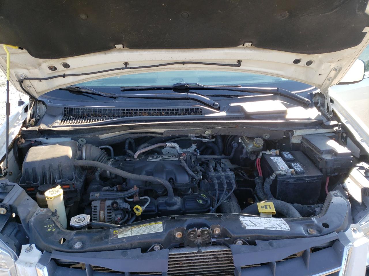 Photo 7 from auction – 2008 CHRYSLER TOWN & COU with VIN 2A8HR54P08R843686