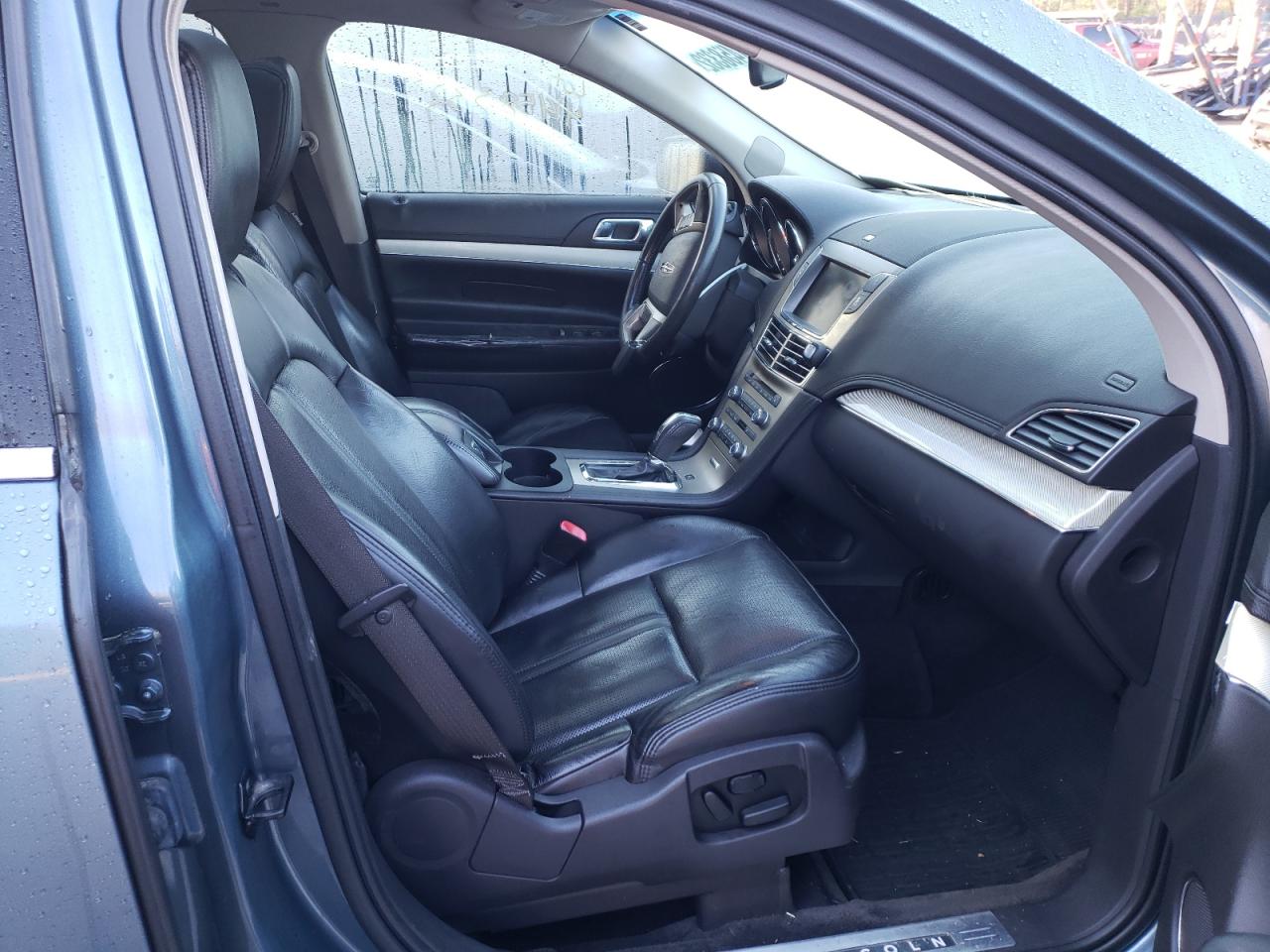 Photo 5 from auction – 2010 LINCOLN MKT with VIN 2LMHJ5AT3ABJ13401