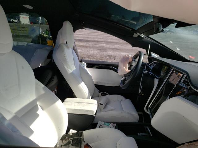 Photo 5 from auction – 2017 TESLA MODEL X with VIN 5YJXCDE43HF026677