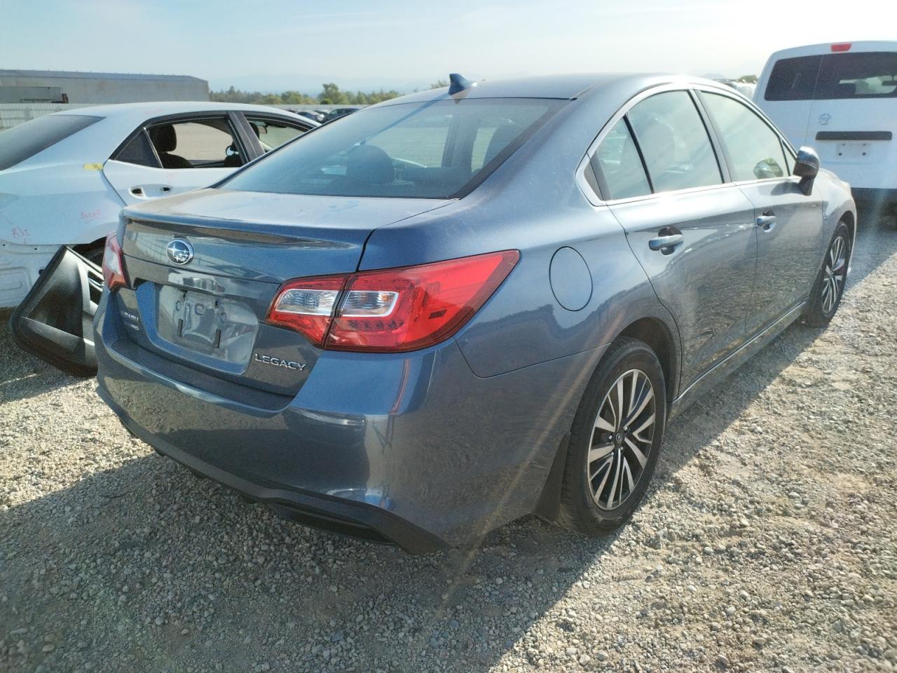 Photo 4 from auction – 2018 SUBARU LEGACY 2.5 with VIN 4S3BNAF61J3008569