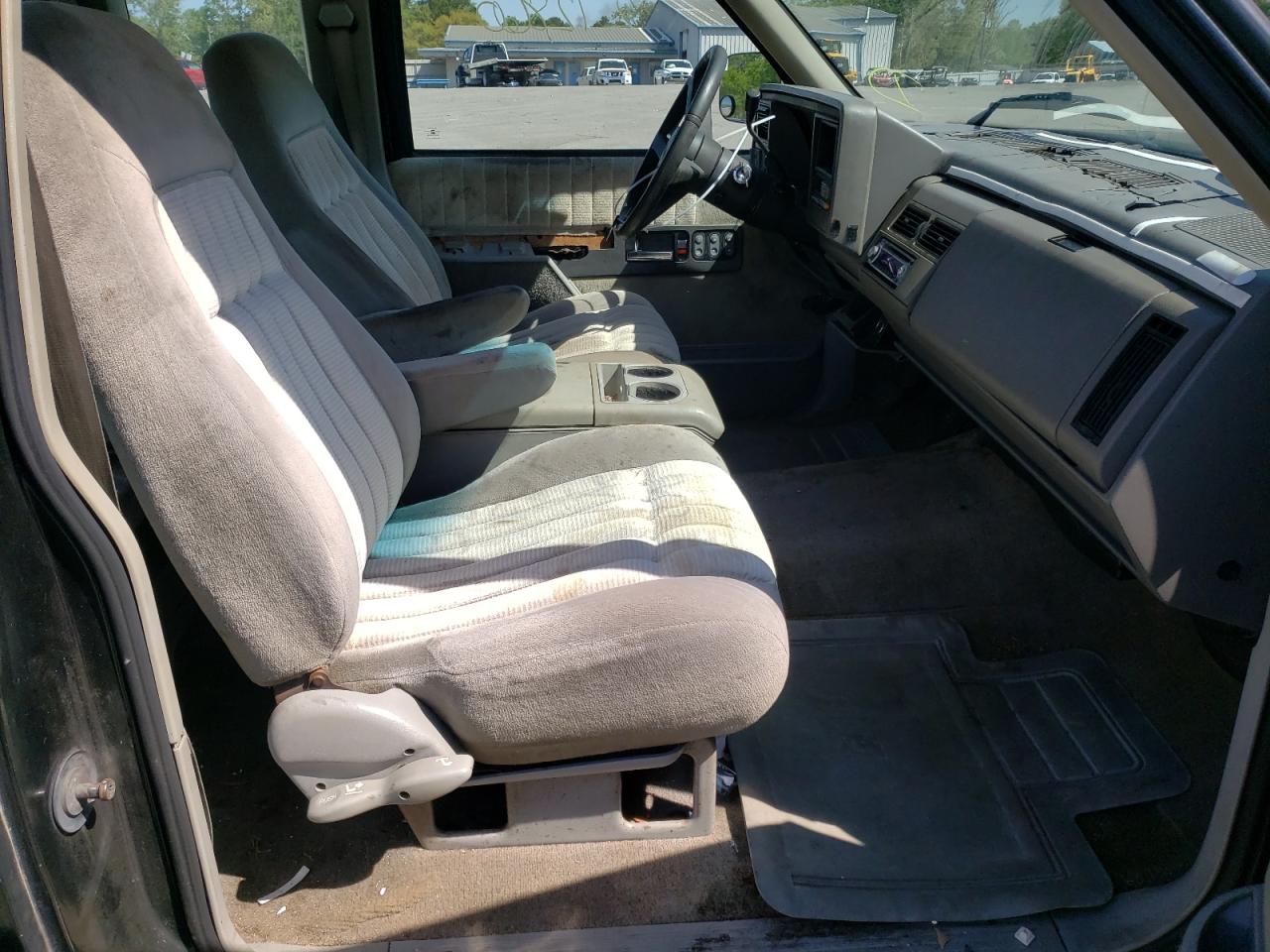 Photo 5 from auction – 1993 CHEVROLET GMT-400 C1 with VIN 2GCEC19H3P1222686
