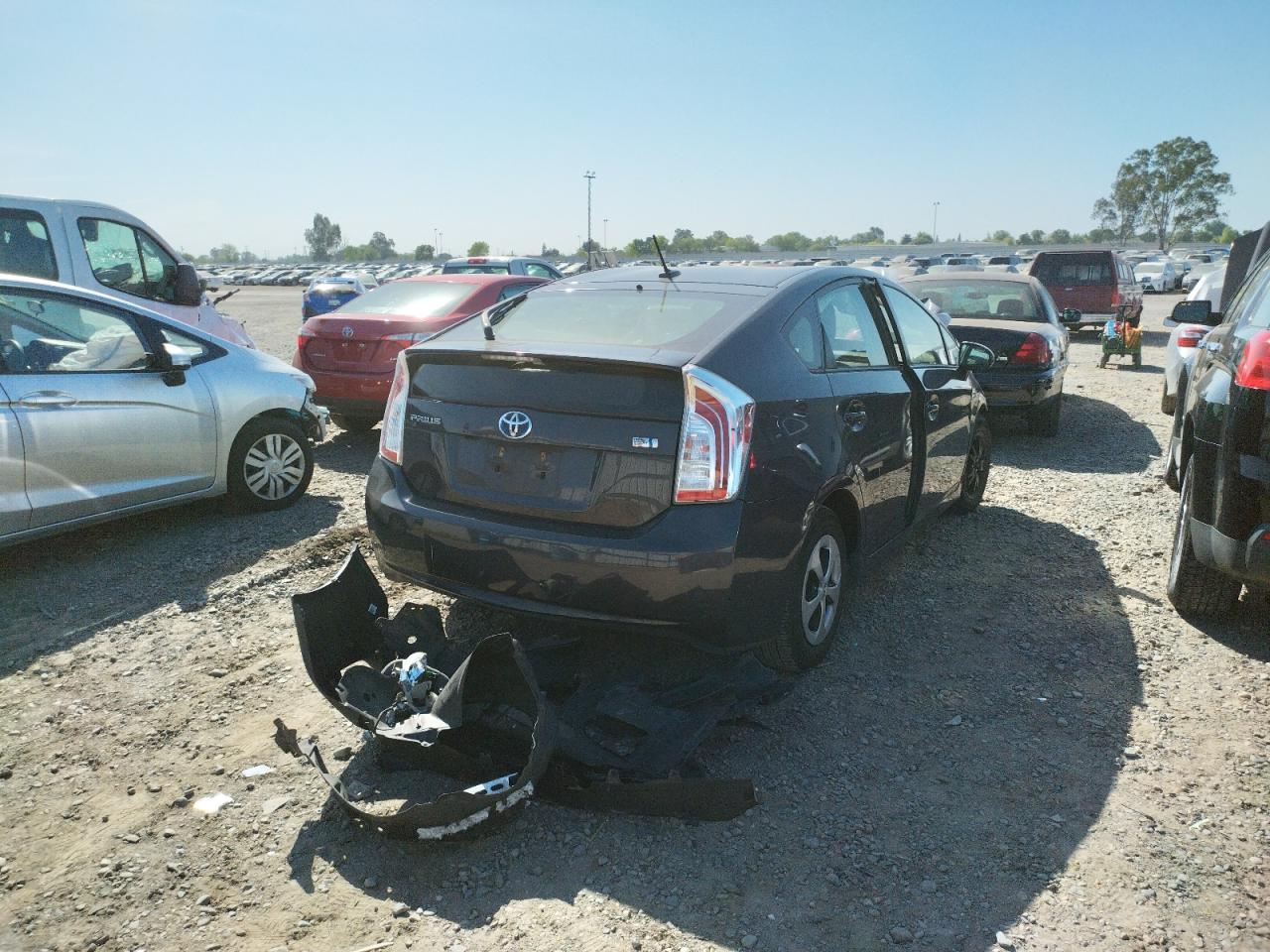 Photo 4 from auction – 2014 TOYOTA PRIUS with VIN JTDKN3DU2E0390079
