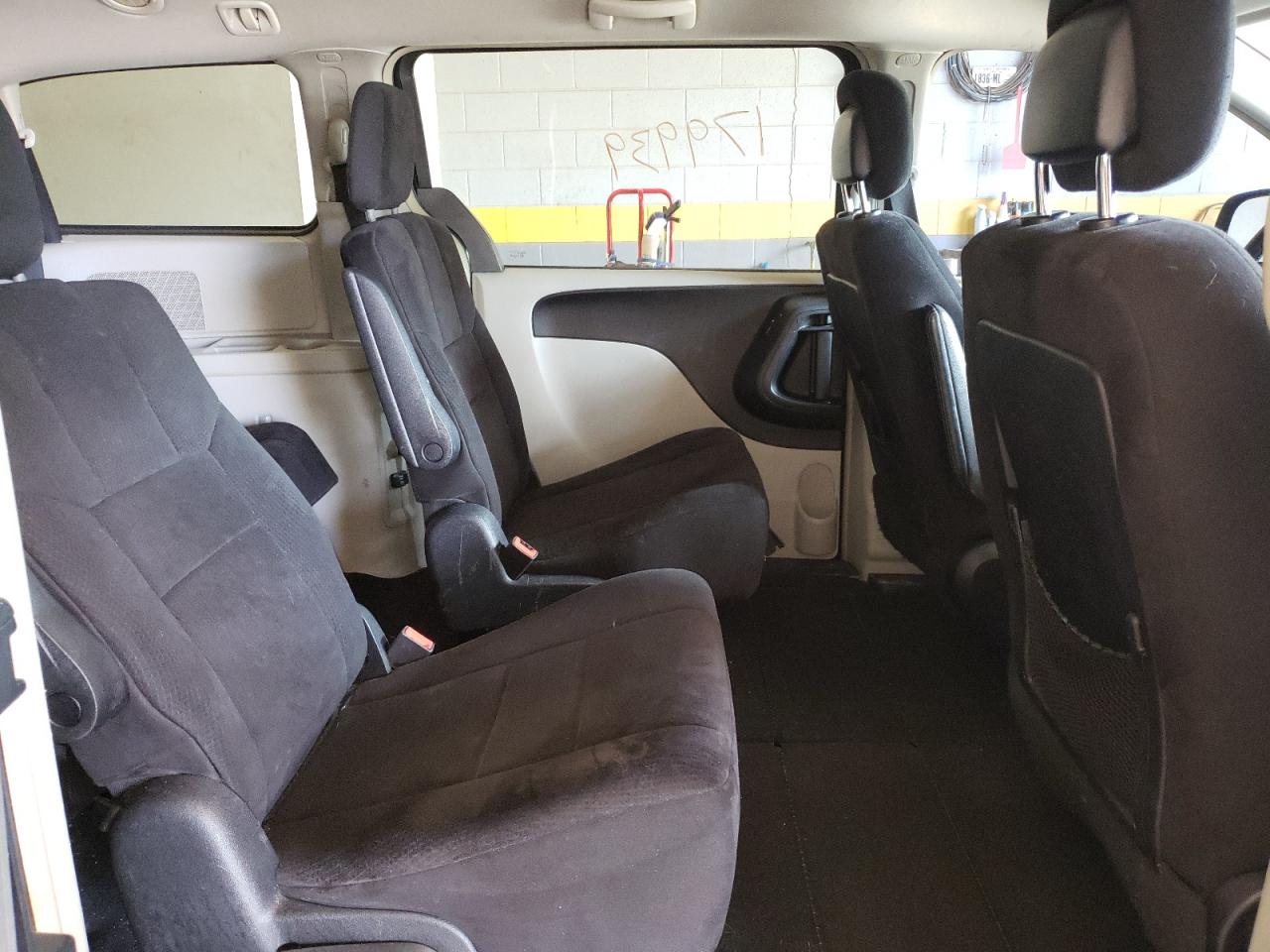 Photo 6 from auction – 2011 DODGE GRAND CARA with VIN 2D4RN5DG2BR688589