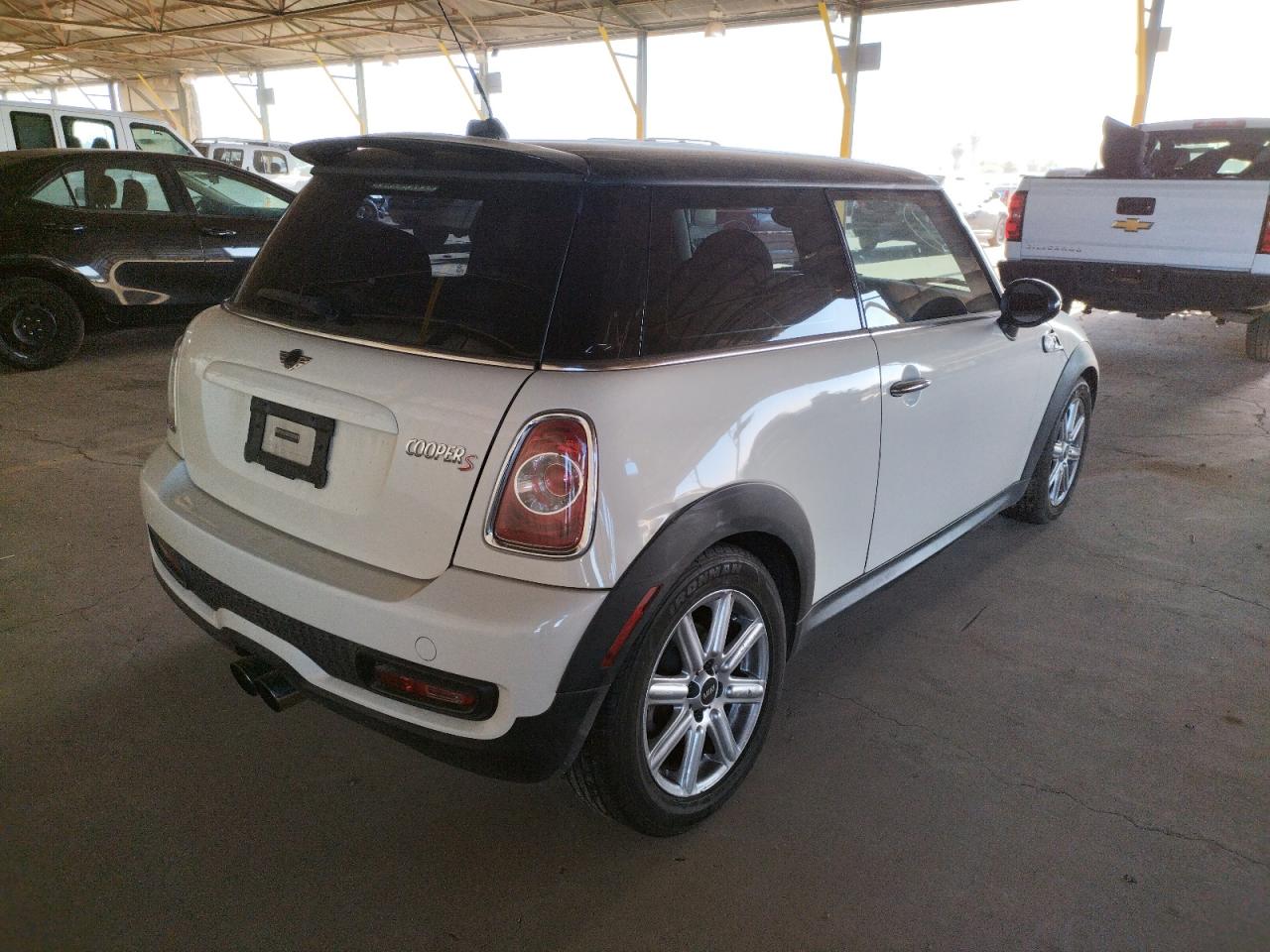 Photo 4 from auction – 2011 MINI COOPER S with VIN WMWSV3C50BTY13985
