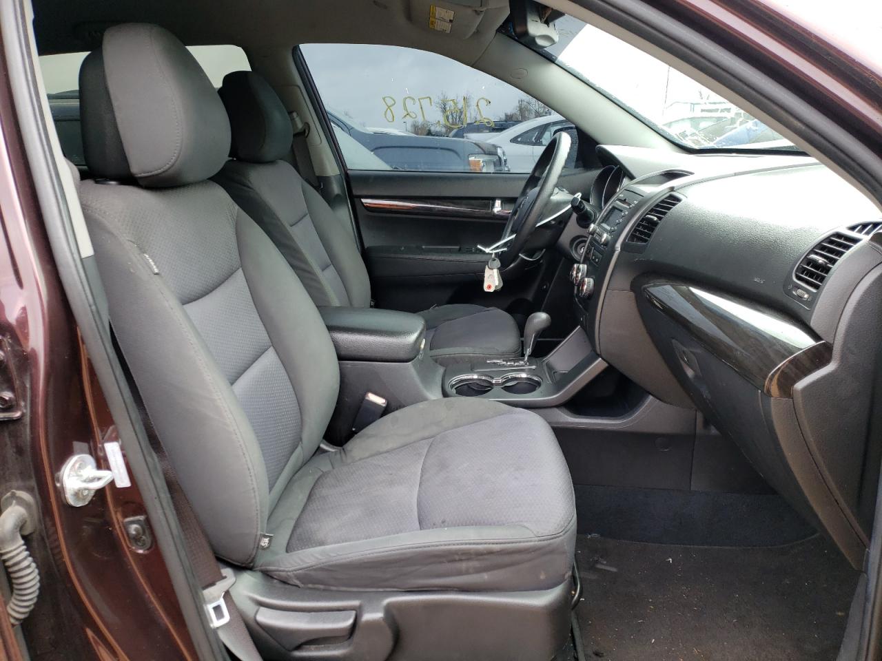 Photo 5 from auction – 2012 KIA SORENTO BA with VIN 5XYKT3A61CG207855