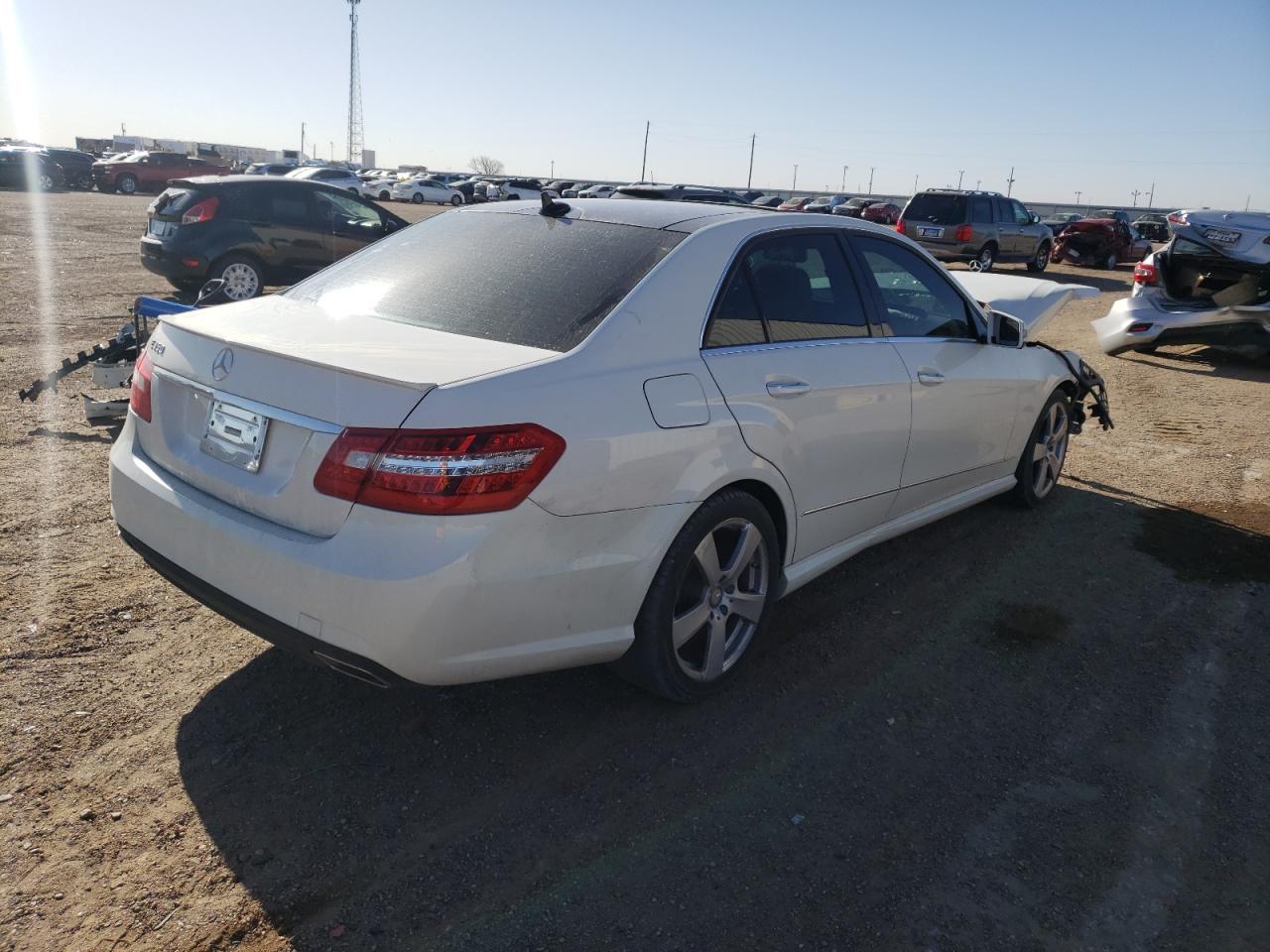 Photo 4 from auction – 2011 MERCEDES-BENZ E 350 with VIN WDDHF5GB8BA283384