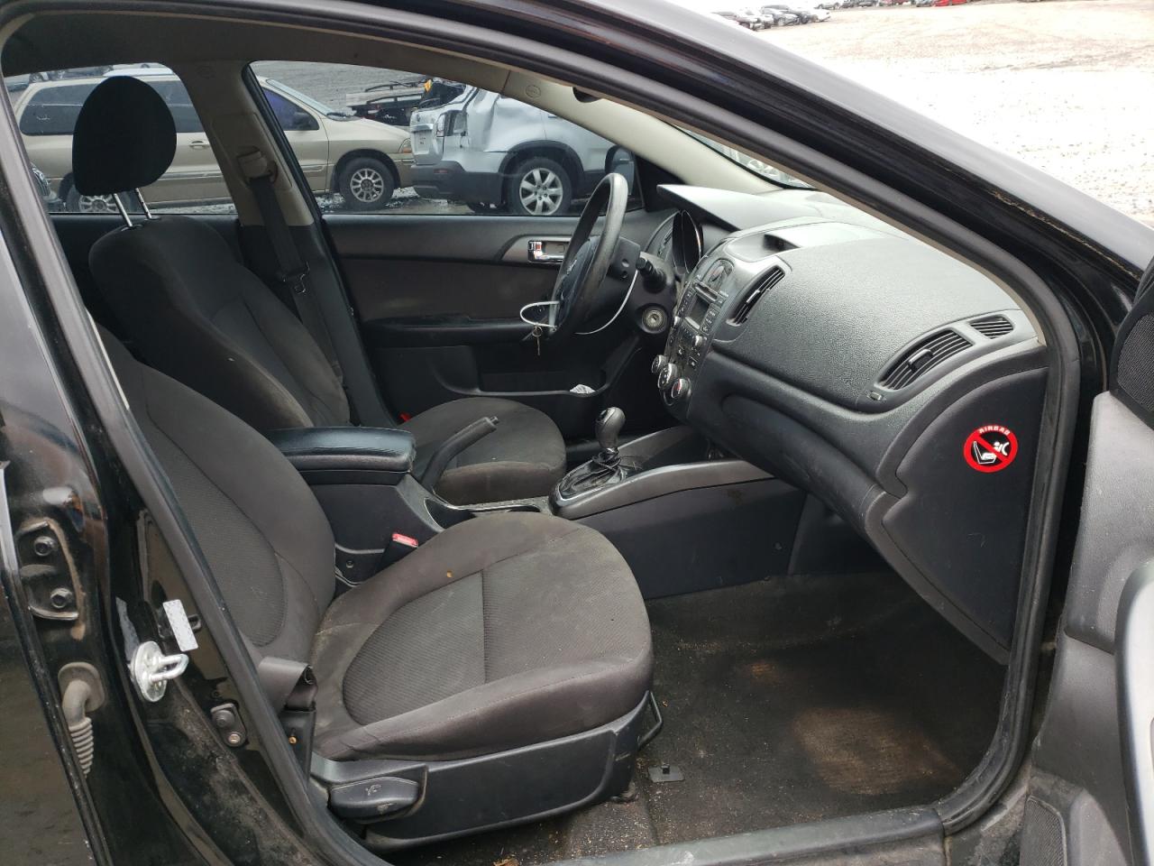 Photo 5 from auction – 2013 KIA FORTE EX with VIN KNAFU4A2XD5716786