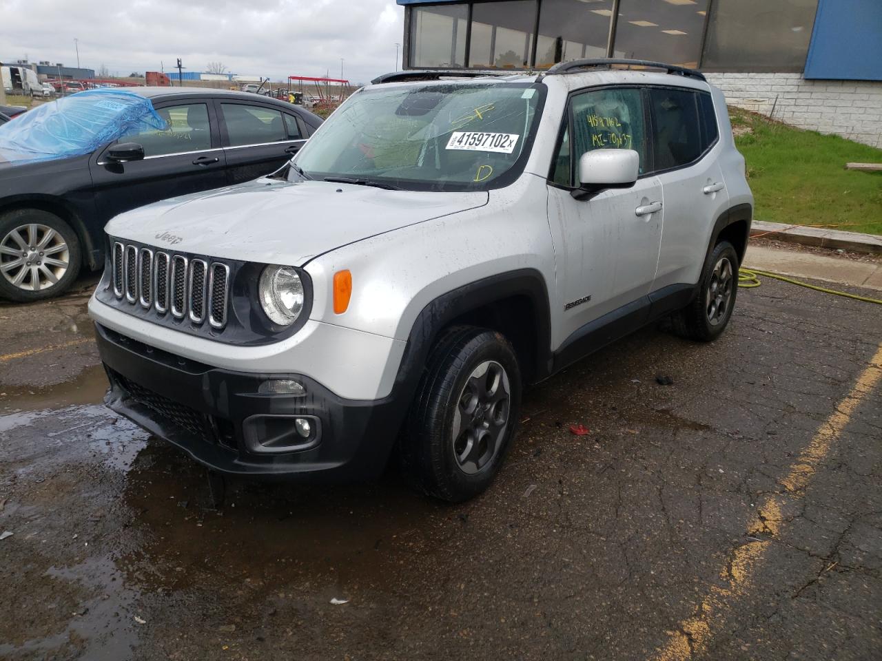 Photo 2 from auction – 2015 JEEP RENEGADE L with VIN ZACCJBBH8FPB98032