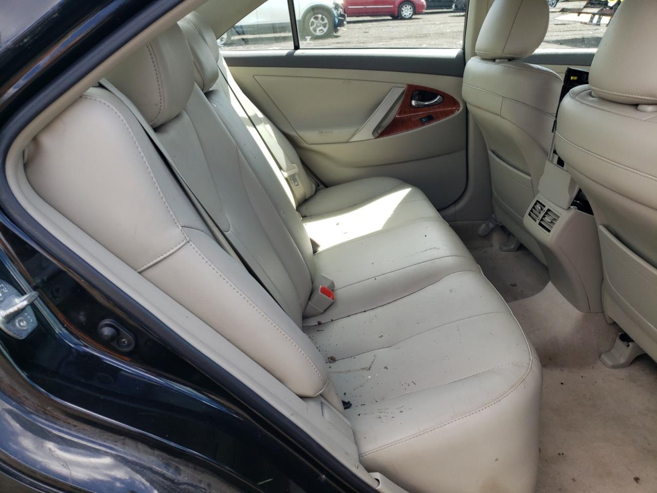 Photo 6 from auction – 2011 TOYOTA CAMRY with VIN 4T1BF3EK4BU194106