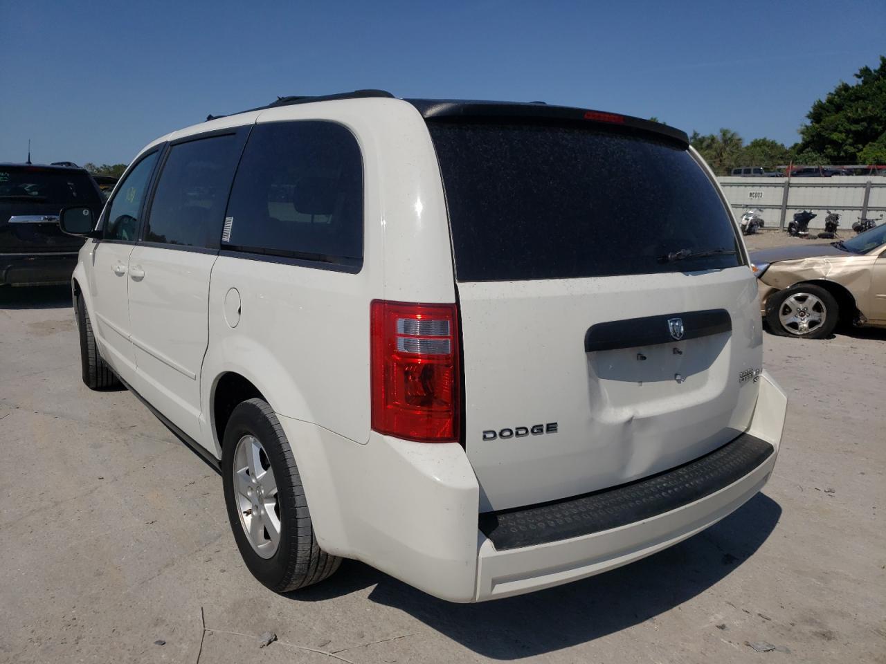 Photo 3 from auction – 2010 DODGE GRAND CARA with VIN 2D4RN3D10AR379346