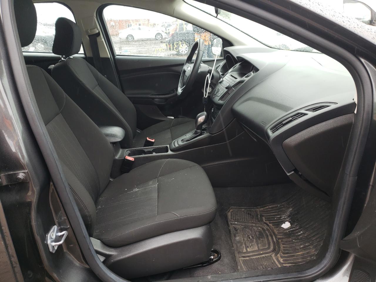 Photo 5 from auction – 2017 FORD FOCUS SE with VIN 1FADP3K23HL314318